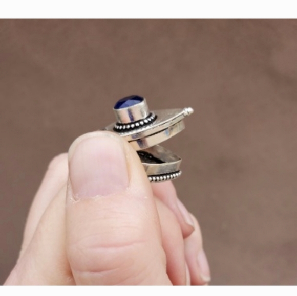 New Blue Sapphire 925 Silver Poison Ring. - Picture 12 of 15